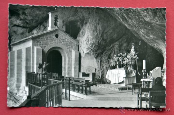 Postales: POSTAL DE COVADONGA: INTERIOR DE LA GRUTA - Foto 1