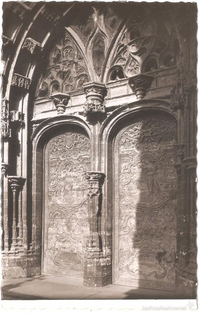 Postales: OVIEDO CATEDRAL PUERTA CENTRAL - Foto 1