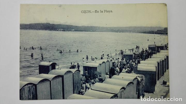 Postales: POSTAL GIJON, EN LA PLAYA, SIN CIRCULAR - Foto 1