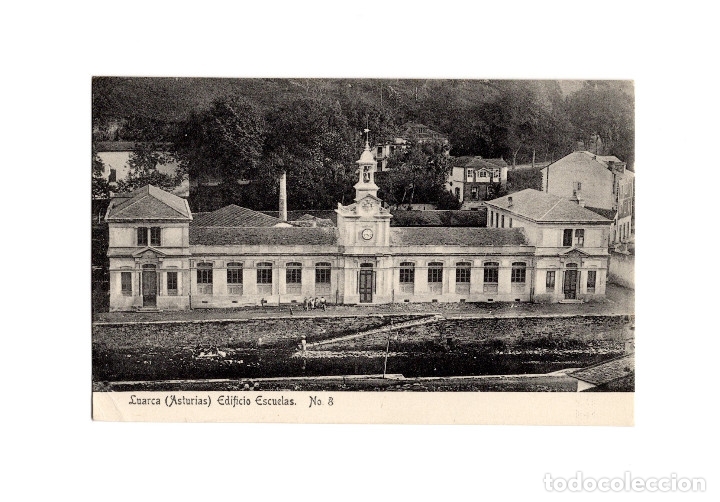 Postales: LUARCA.(ASTURIAS).- EDIFICIO ESCUELAS. - Foto 1