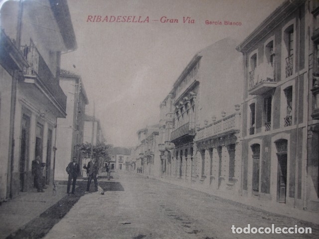 Postales: RIBADESELLA GRAN VIA .BLANCO S/C - Foto 1