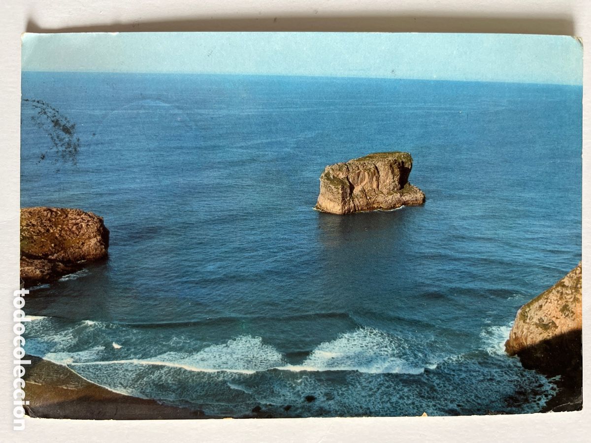 Postales: POSTAL. Cue. Llan&eacute;s. Playa y castro de Ballota.