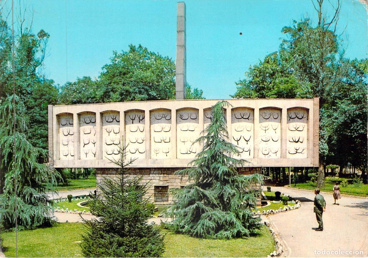 Postales: Postal Monumento a los Ca&iacute;dos en el Trabajo en Gij&oacute;n, Asturias