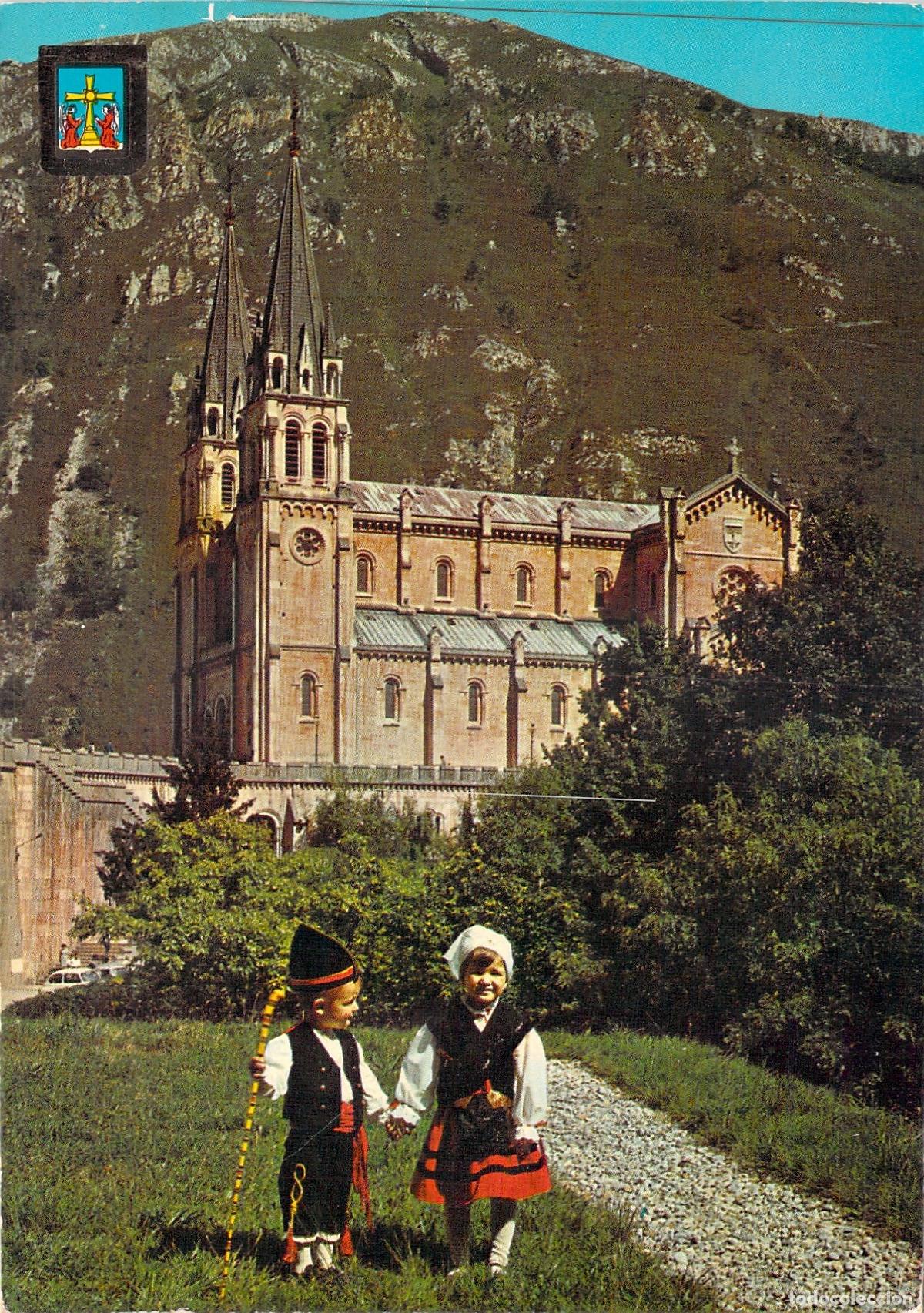 Postales: Postal Bas&iacute;lica de Covadonga y Ni&ntilde;os en Traje Regional de Asturias