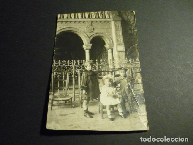Postales: COVADONGA ASTURIAS NI&Ntilde;OS EN LA CAPILLA DE LA VIRGEN POSTAL FOTOGRAFICA