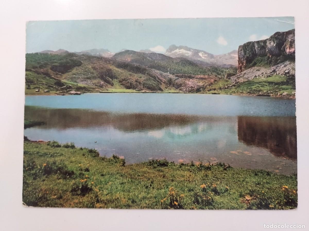 Postales: POSTAL COVADONGA LAGO DE ERCINA AL FONDO PE&Ntilde;A SANTA. 1966. CIRCULADA. ASTURIAS
