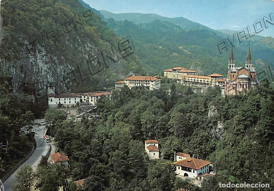 Postales: Covadonga (Asturias) - Circulada con sello - 1975