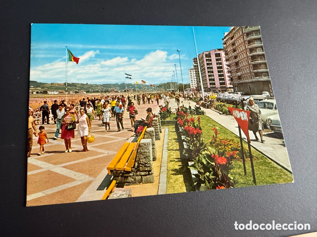 Postales: Postal. GIJ&Oacute;N. Playa y Muro de San Lorenzo
