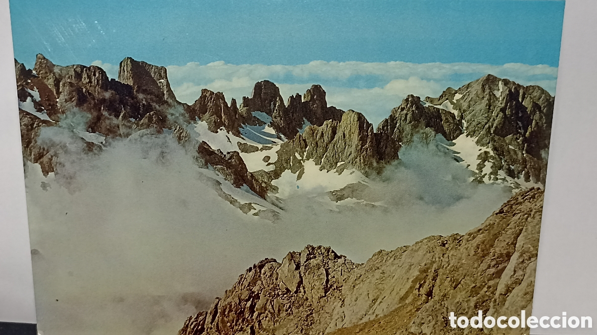 Postales: Los picos del Europa panor&aacute;mica desde Pe&ntilde;a vieja