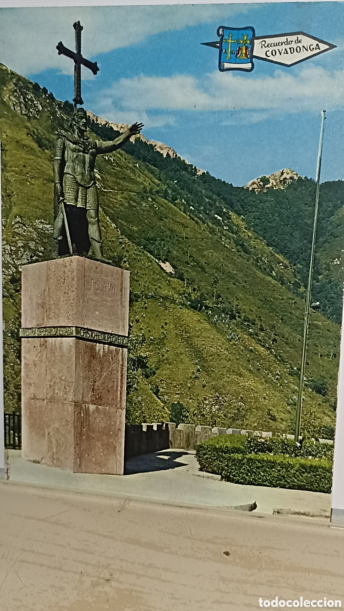 Postales: Covadonga estatua de Pelayo