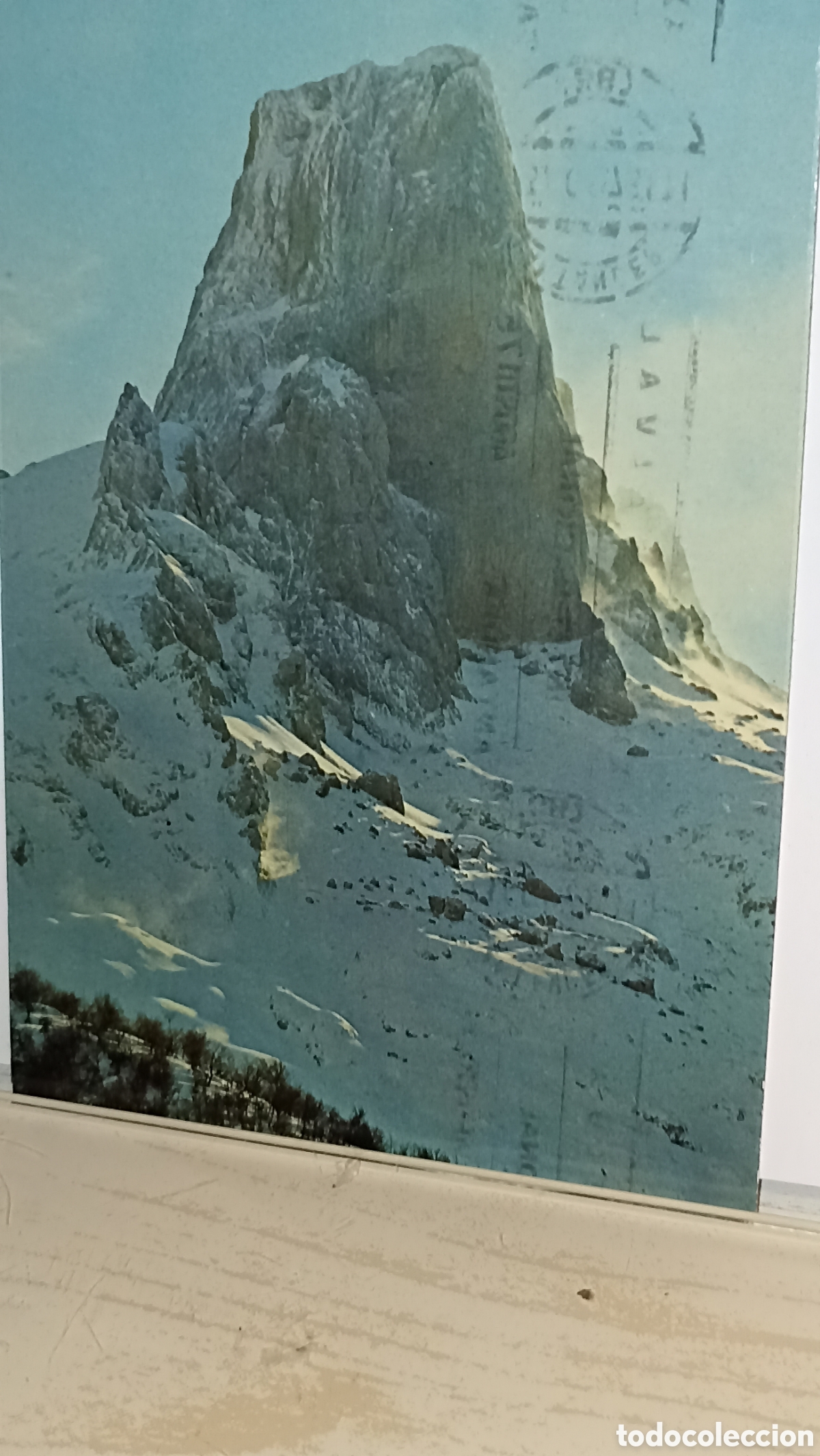 Postales: Picos de Europa Naranjo de Bulnes en invierno