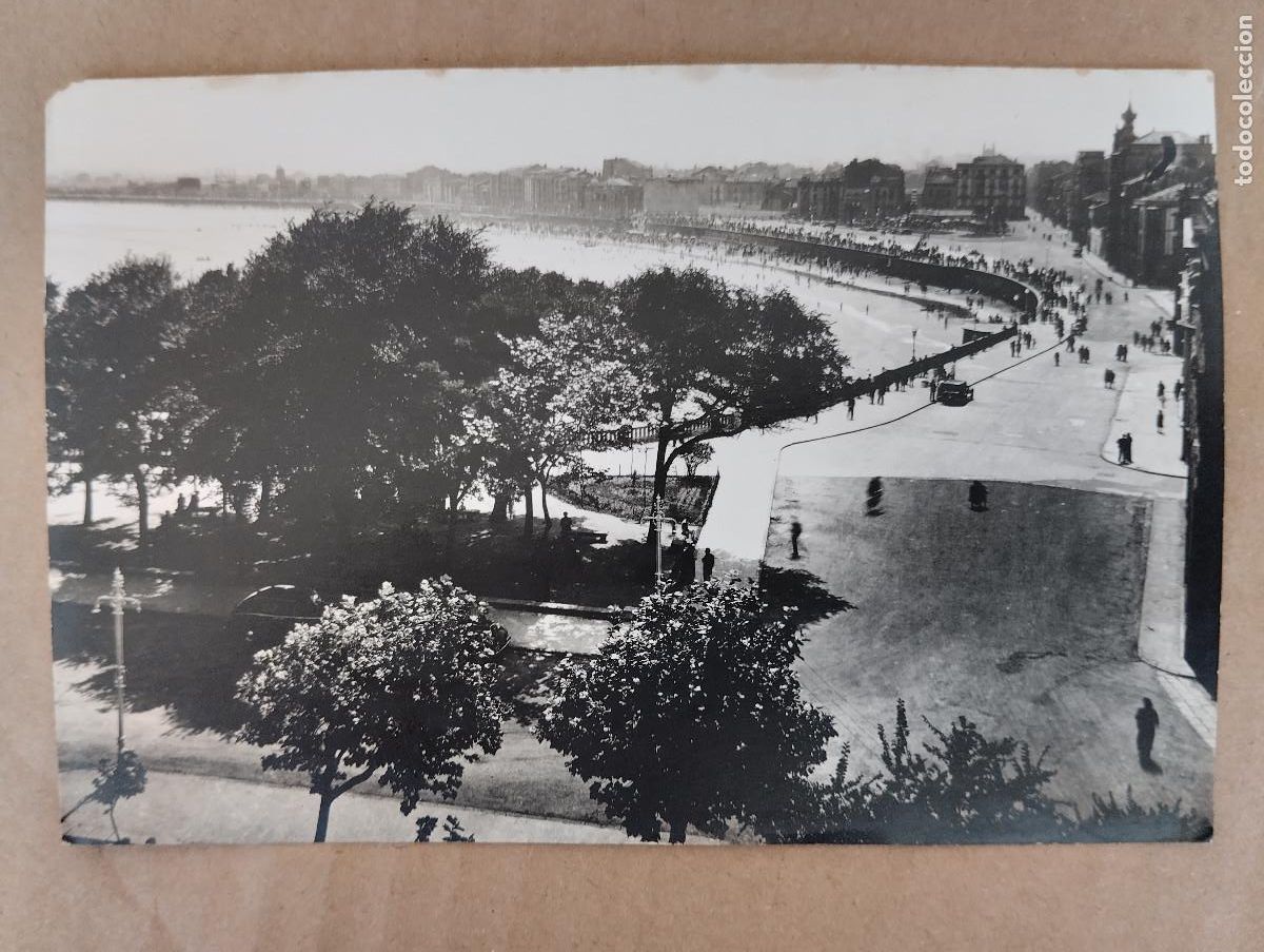 Postales: FOTOGRAFIA ANTIGUA TAMA&Ntilde;O POSTAL GIJON VISTA PARCIAL Y PLAYA FOTO CE&Ntilde;AL