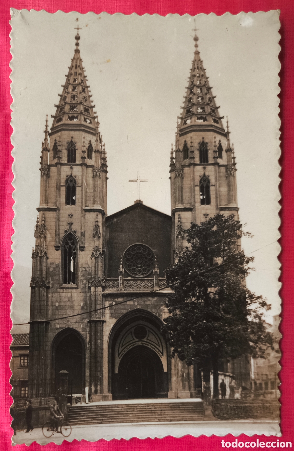 Postales: SAMA DE LANGREO IGLESIA POSTAL FOTOGR&Aacute;FICA LIBRER&Iacute;A LA ESCOLAR FOT. CASA FIGUEROLA ASTURIAS C. 1955