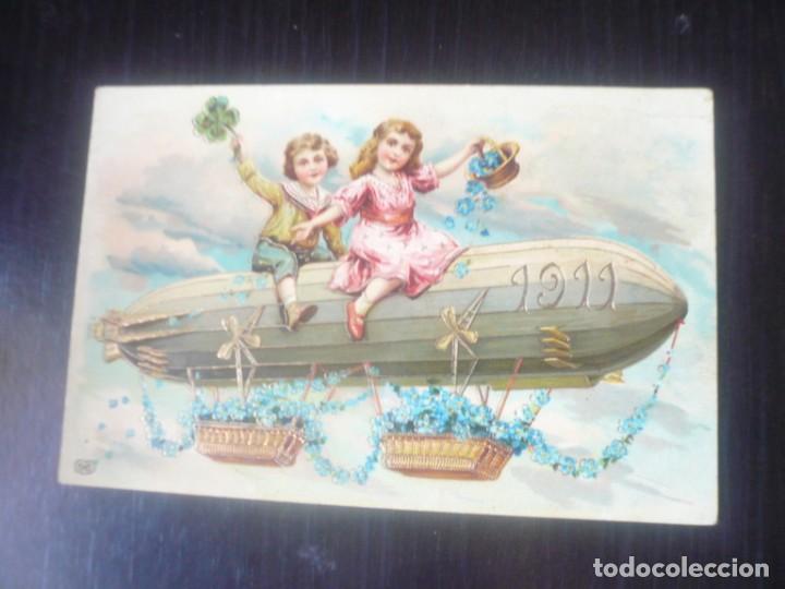 Postales: Ni&ntilde;as en zeppelin-Postal con relieve - Foto 1