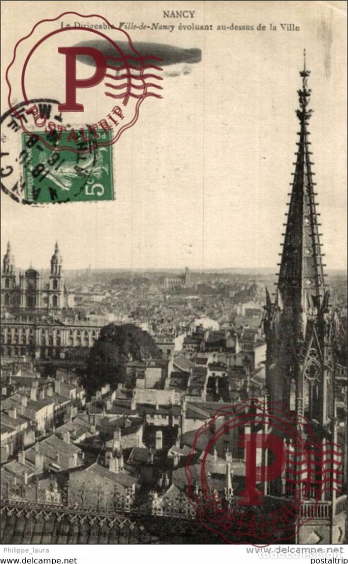 Postales: le dirigeable VILLE DE NANCY &eacute;voluant au dessus de la ville,