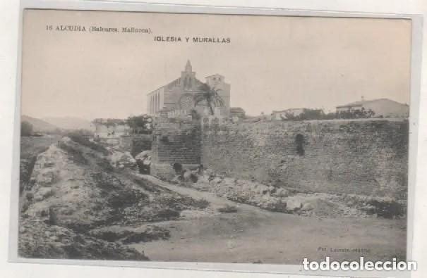 Postkarten: 16 Alcudia Baleares Mallorca. Iglesia y murallas. Fot Lacoste. Sin circular.