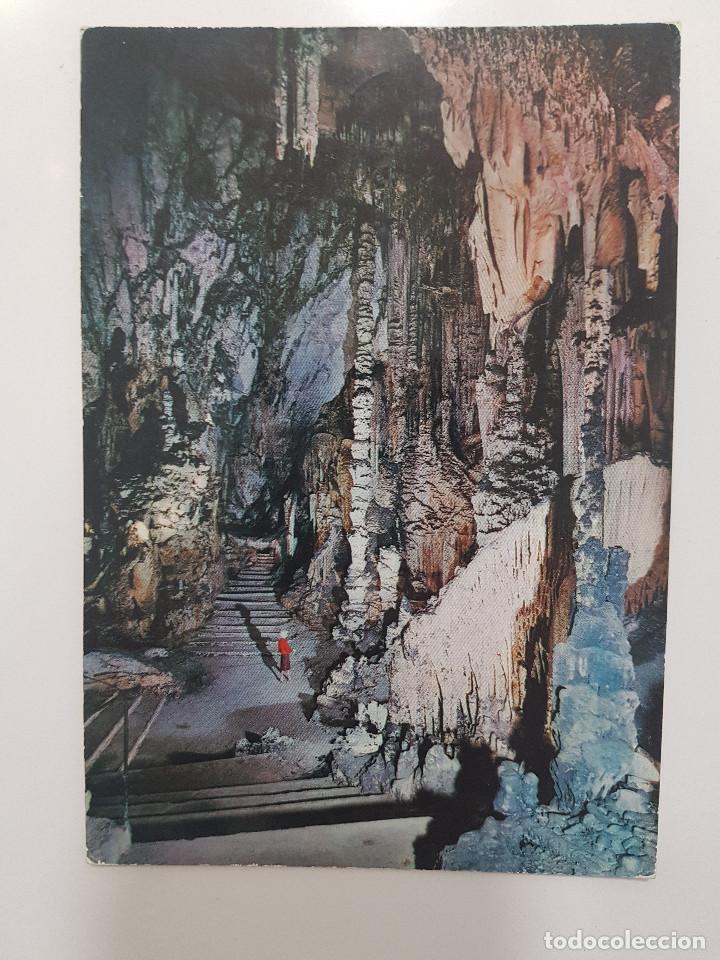 Postkarten: POSTAL MALLORCA CUEVAS DE ARTA REINA DE LAS COLUMNAS. CIRCULADA. AÑO 1963