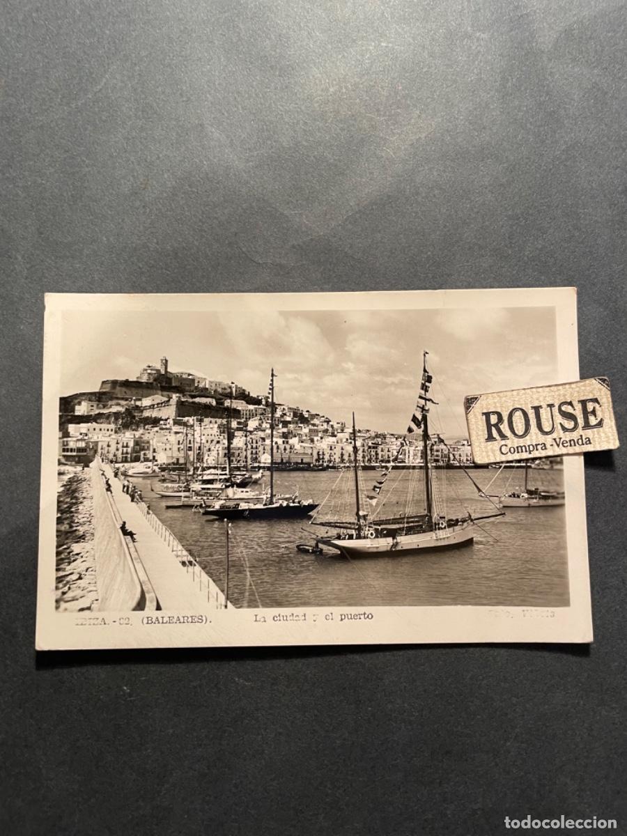 Postales: ANTIGUA POSTAL - IBIZA-82 BALEARES LA CIUDAD Y EL PUERTO FOT. VI&Ntilde;ETS IBIZA - CIRCULADA 1953