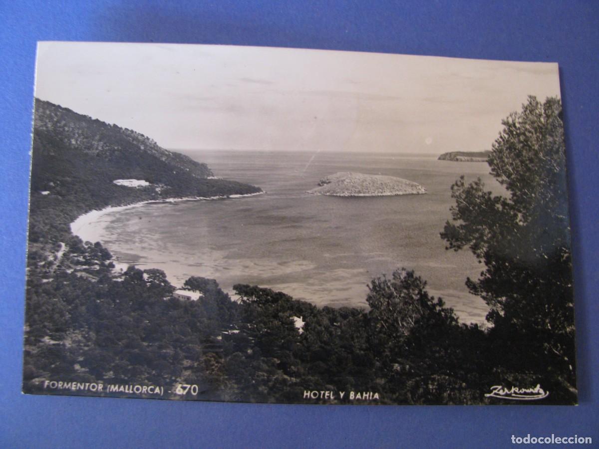 Postales: POSTAL FOTOGR&Aacute;FICA DE FORMENTOR, HOTEL Y BAHIA. ZERKOWITZ. CIRCULADA.