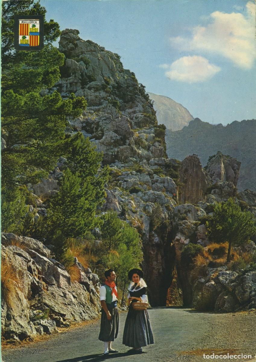 Postales: N&ordm; 1555-MALLORCA. Torrente de Pareis. Pareja t&iacute;pica. ED. A. SUBIRATS CASANOVAS