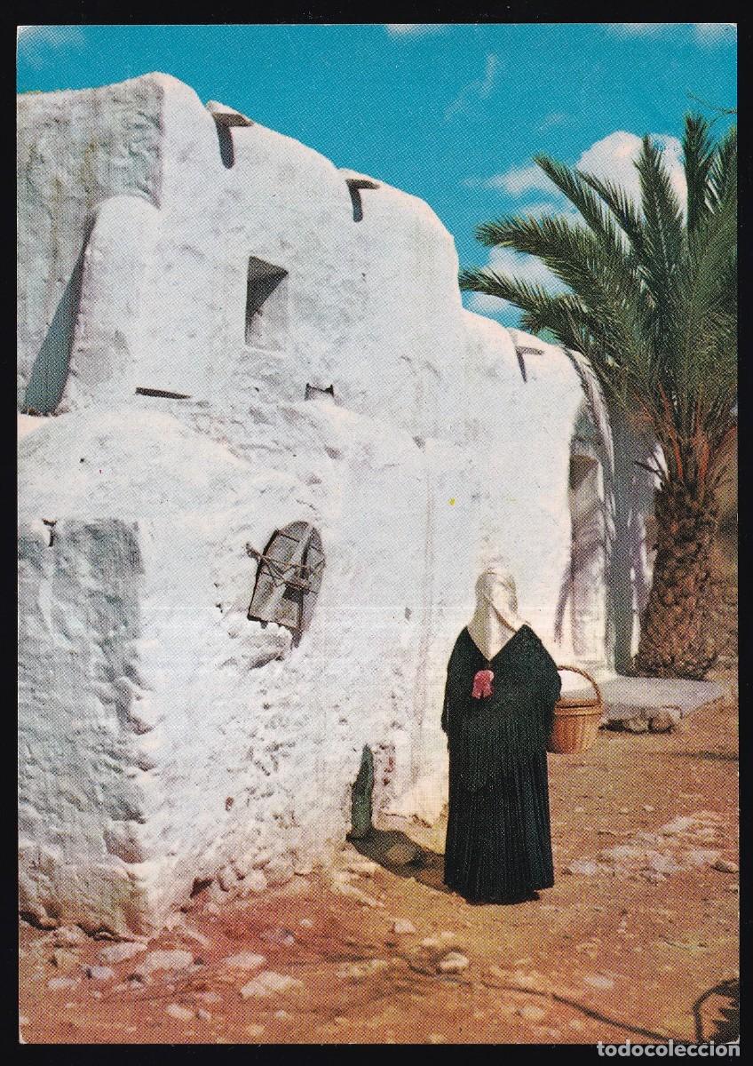 Postales: Ibiza. *Traje y edificaciones t&iacute;picos* C. y P. n&ordm; 4537. Nueva. - Foto 1