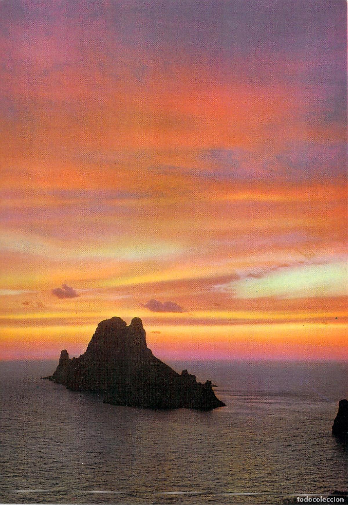 Postales: Postal de Ibiza: Atardecer en el islote de Es Vedr&agrave;, Baleares