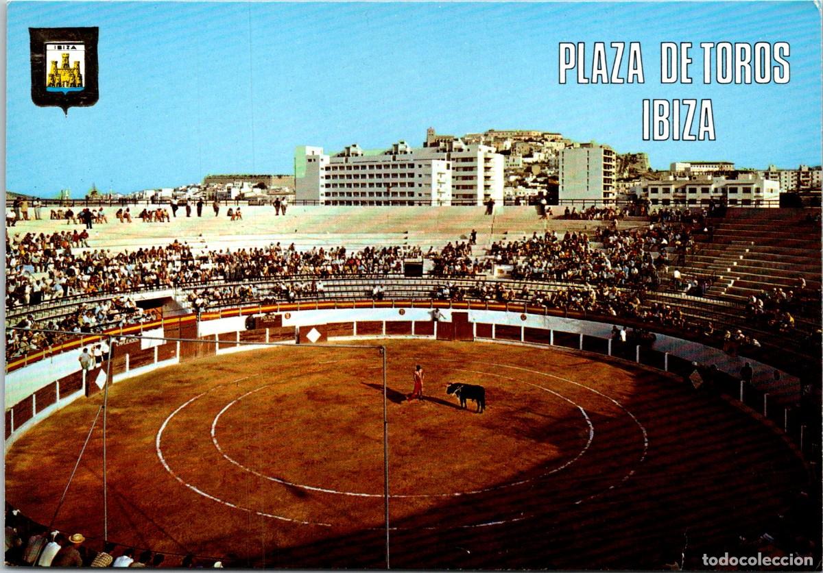 Postales: Ibiza - Plaza de Toros y Vista parcial de la Ciudad - Subirats Casanovas 111 - 146x101mm