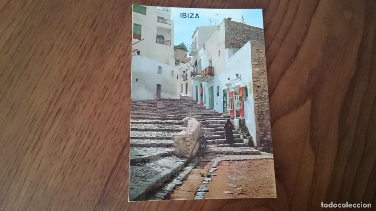 Postales: TARJETA POSTAL IBIZA CALLE T&Iacute;PICA EN EL PORTAL NOU BALEARES - NO CIRCULADA NO ESCRITA