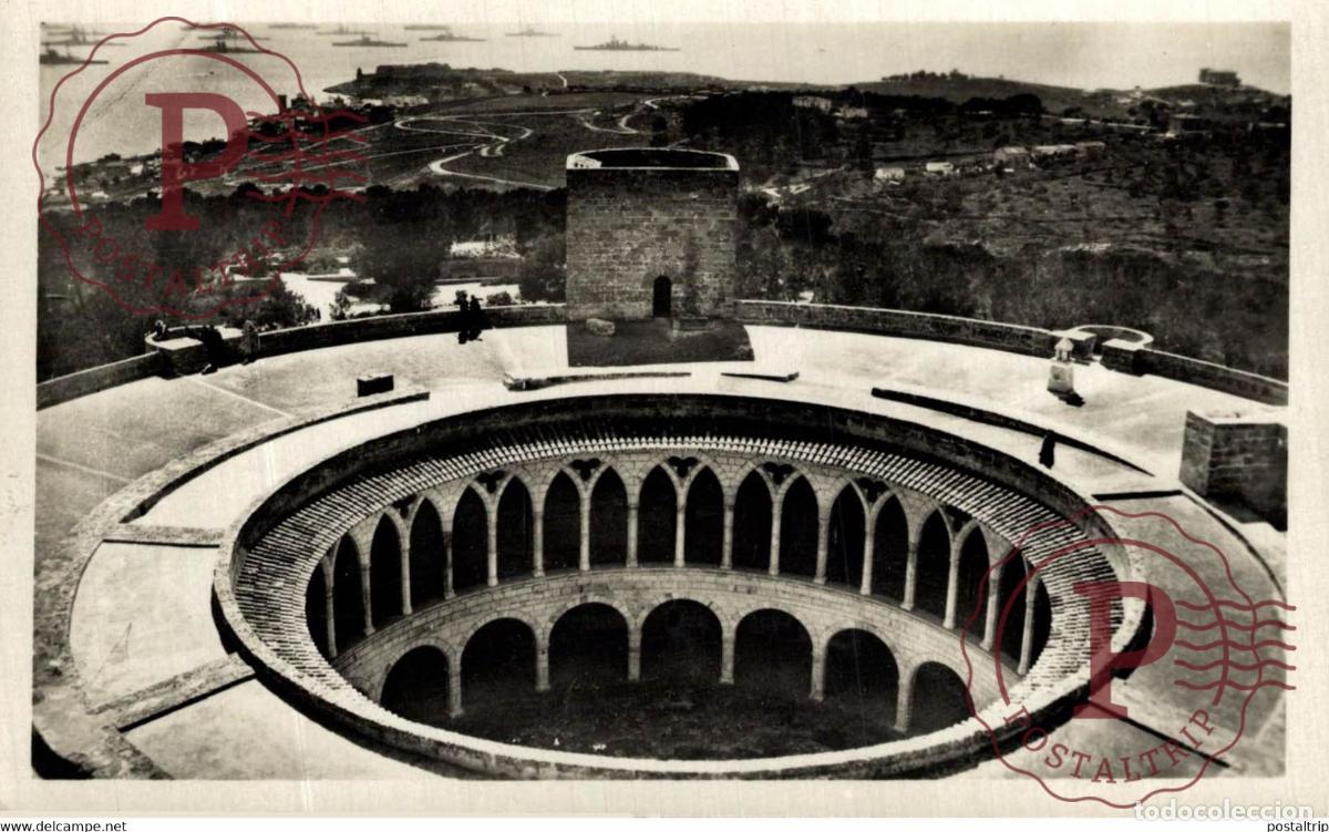 Postcards: Palma de Mallorca Patio del Castillo de Bellver Islas Baleares. Espa&ntilde;a Spain