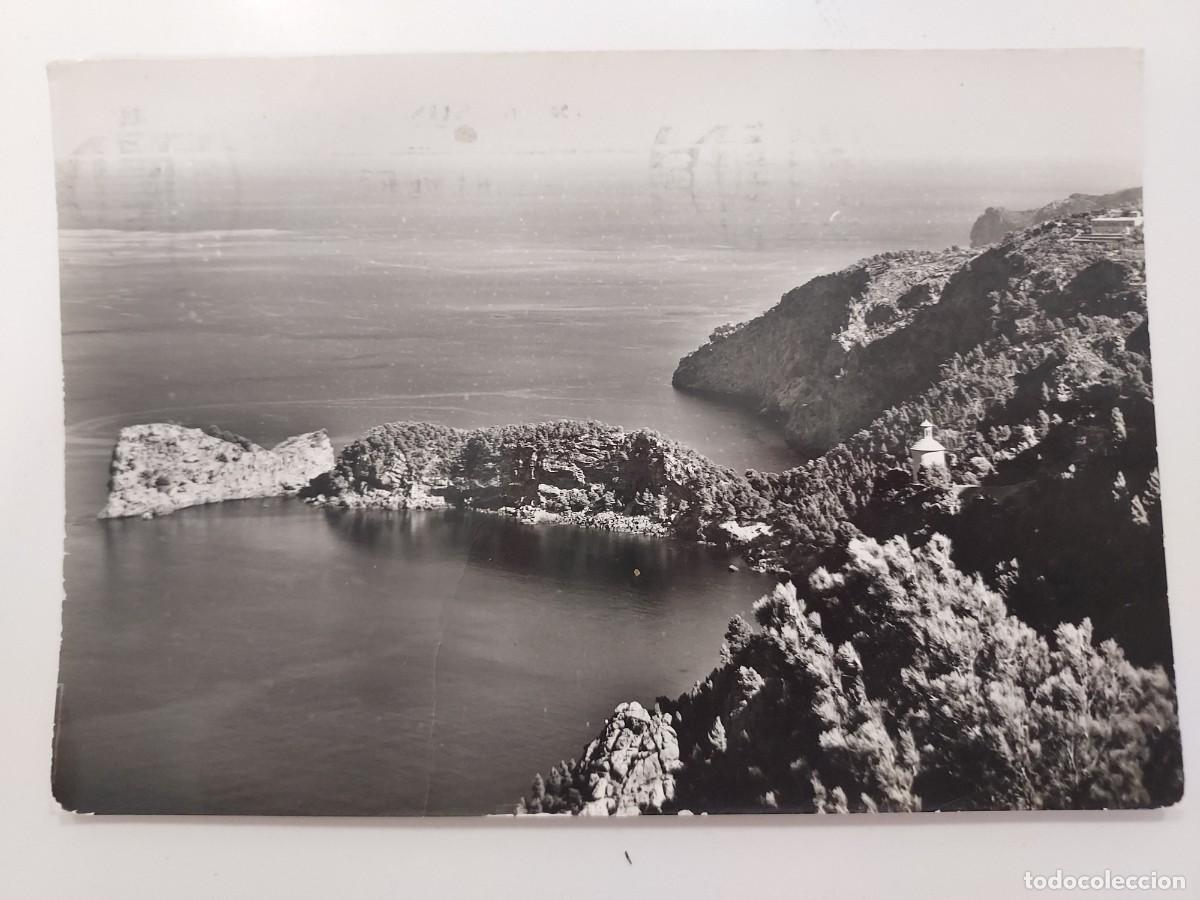 Postales: POSTAL VALLDEMOSA LA FORADADA AL FONDO SON MARROIG. A&Ntilde;OS 1950. CIRCULADA. MALLORCA