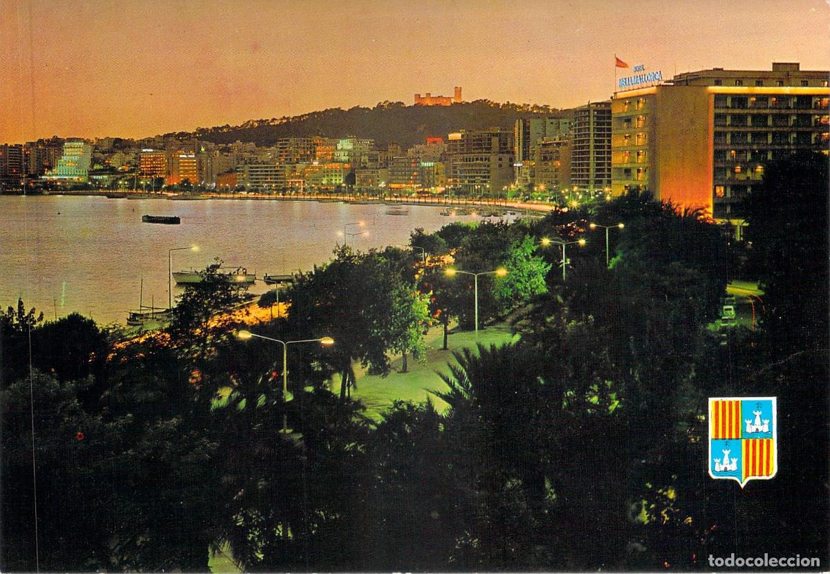 Postales: Postal nocturna del Paseo Mar&iacute;timo en Palma de Mallorca