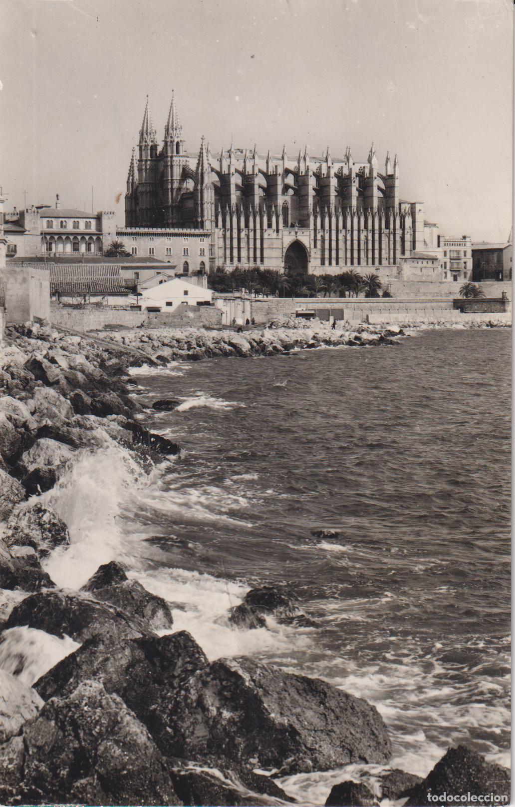 Postales: MALLORCA, PALMA, LA CATEDRAL DESDE EL PUERTO - FOTO CASA PLANAS N&ordm;2075 - CIRCULADA 1959