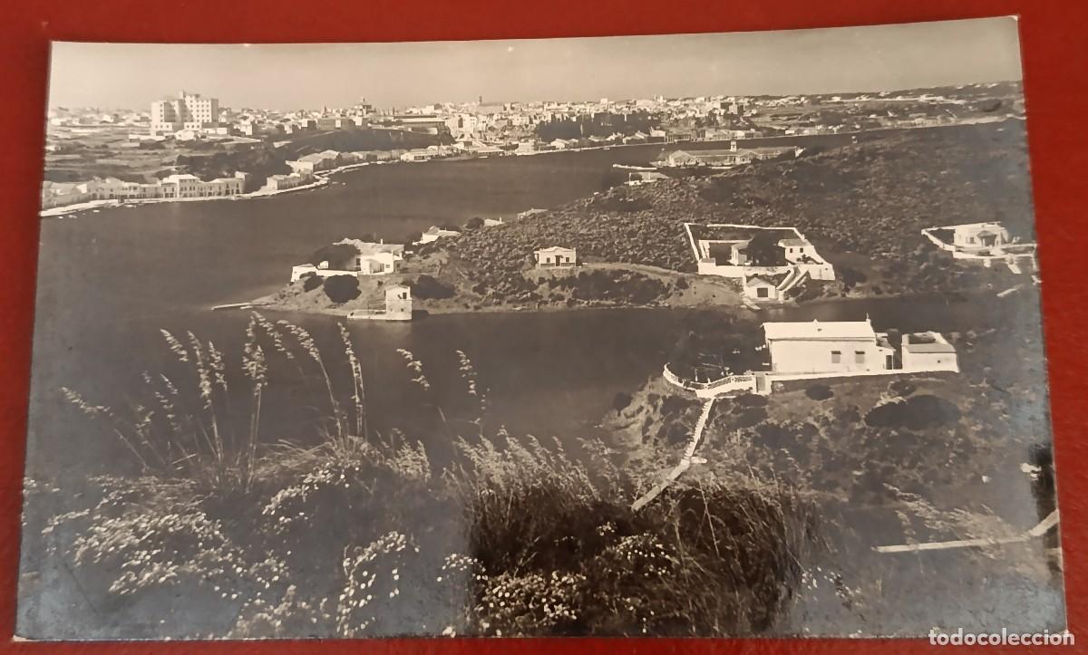 Postales: POSTAL FOTOGRAFICA PUERTO Y CIUDAD DESDE CALA RATA - MAHON - MENORCA 1940/50