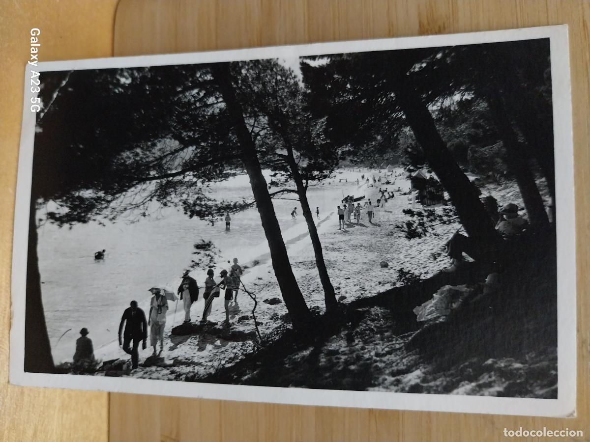 Postales: FORMENTOR POLLENSA MALLORCA ED BESTARD 749 CIRCULADA A&Ntilde;O 1952 PLAYA ANIMADA PASEO POR LA ARENA