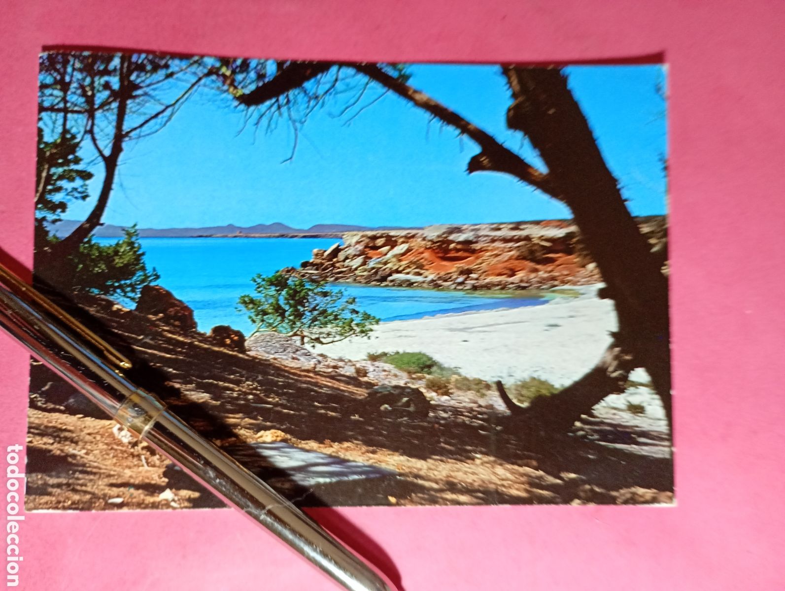 Postales: FORMENTERA (BALEARES PITIUSAS) ''cala saona y al fondo ibiza''- color, circulada