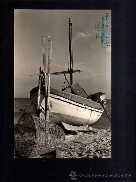 Postales: El Masnou. Barca y playa. - Foto 1
