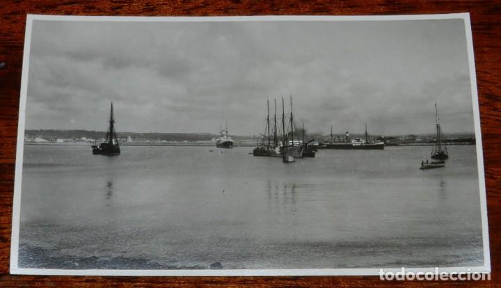 Postales: FOTO POSTAL DE BARCOS EN LAS COSTAS ESPA&Ntilde;OLAS, NO CIRCULADA. - Foto 1