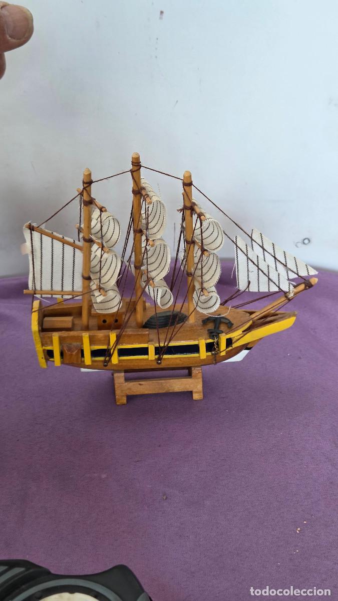Postales: maqueta de barco de madera