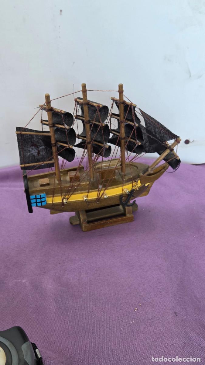 Postales: maqueta de barco de madera