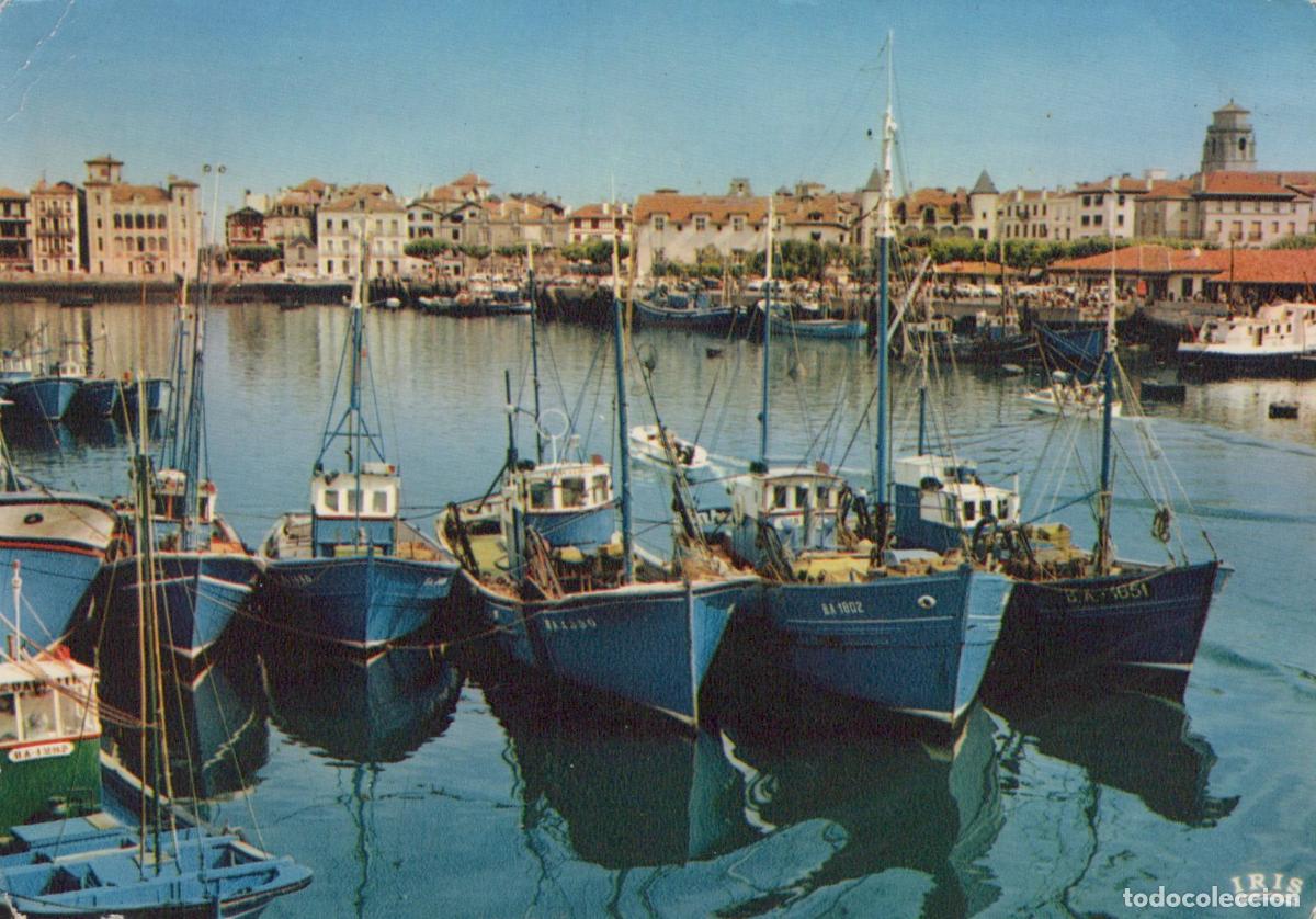 Postales: France Saint Jean de Luz Fishing Boats in the Harbor of *YAN389