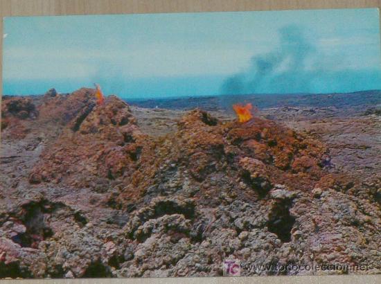 Postales: POSTAL ANTIGUA DE LAS MONTA&Ntilde;AS DE FUEGO Y CADENA DE CR&Aacute;TERES DE LANZAROTE