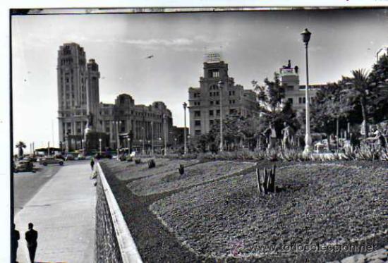 Postales: Canarias. Santa Cruz de Tenerife. Avenida de Anaga. Ed. Arribas. Sin circular. n&ordm; 1132