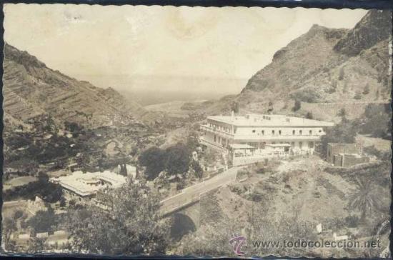 Postales: AGAETE (GRAN CANARIA).- VALLE Y HOTEL GUAYARMINA
