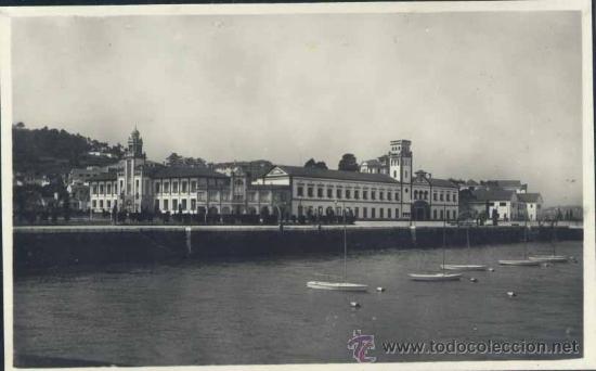 Postkarten: MARIN (PONTEVEDRA).- ESCUELA NAVAL MILITAR DESDE LA DARSENA