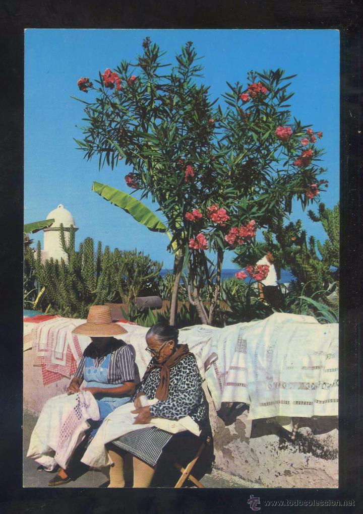Postales: Puerto de la Cruz *Bordando...* Ed. Gasteiz n&ordm; 2052. Nueva.