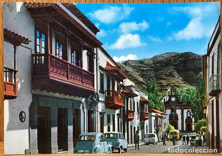 Postcards: Gran Canaria -,Balcones t&iacute;picos y Bas&iacute;lica de Nuestra Se&ntilde;ora del Pino - A&ntilde;os 60
