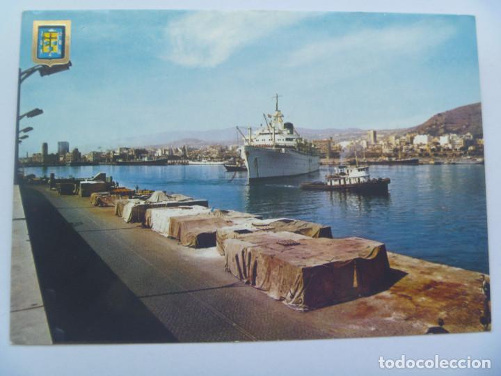 Postales: POSTAL DE SANTA CRUZ DE TENERIFE ( CANARIAS ) : VISTA PARCIAL , PUERTO  .  A&Ntilde;OS 60 CON BARCO