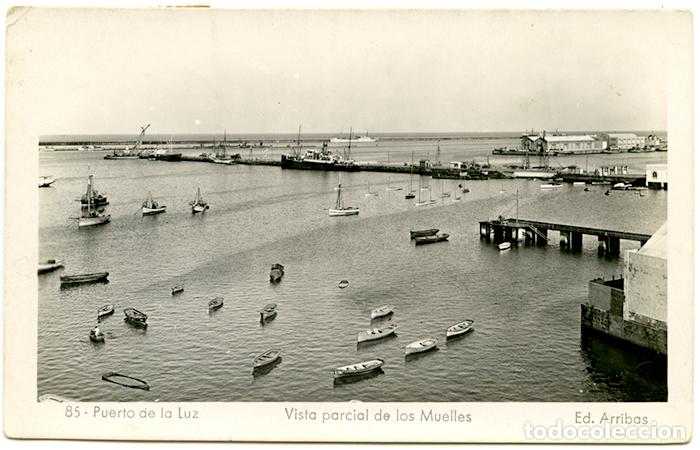 Postales: 85 - Puerto de la Luz. Vista parcial de los muelles. Ed. Arribas. Circulada en 1953