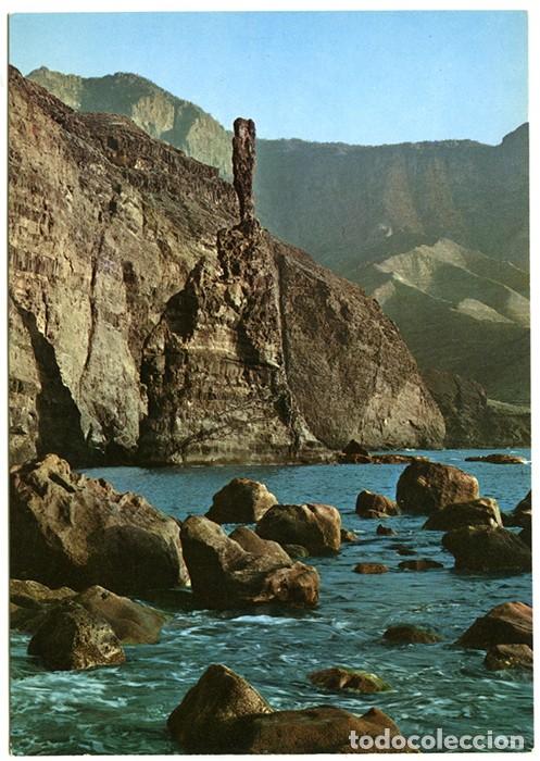 Postales: N&ordm; 1049 - AGAETE. Gran Canaria. El Dedo de Dios. Sin circular. Ed. GLOBAL TRADERS.