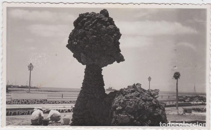 Postcards: POSTAL DE ARRECIFE, LANZAROTE - MONOLITO